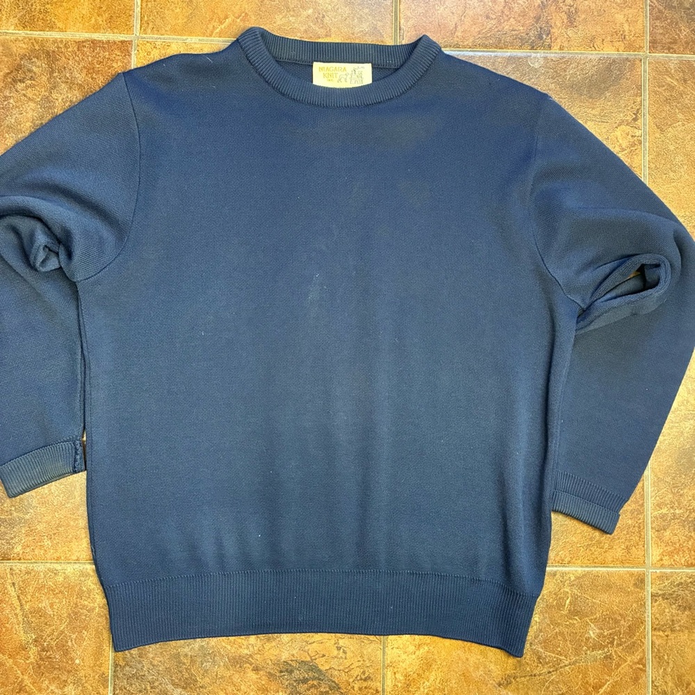 Vintage Canadian Made Men's Crewneck Sweater - Navy Blue